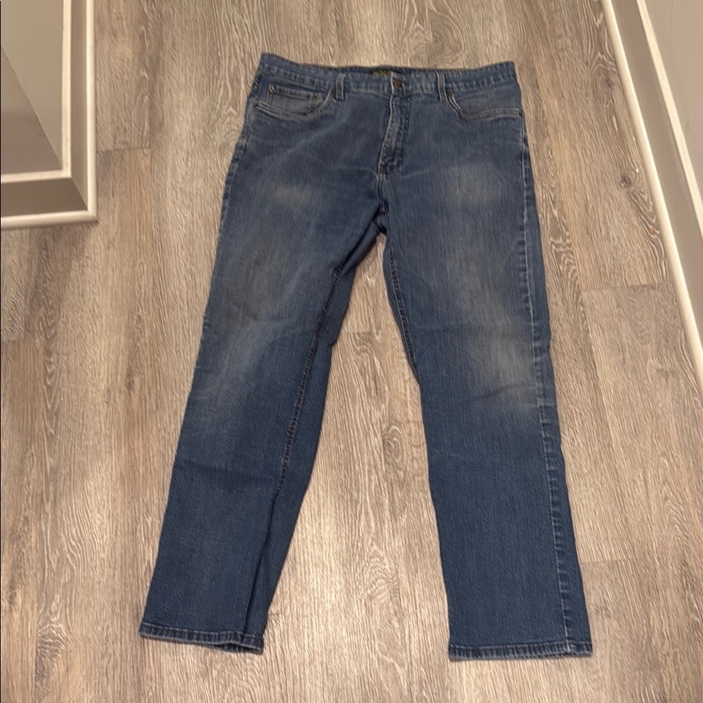 Classic Blue Straight Jeans with Subtle Fading